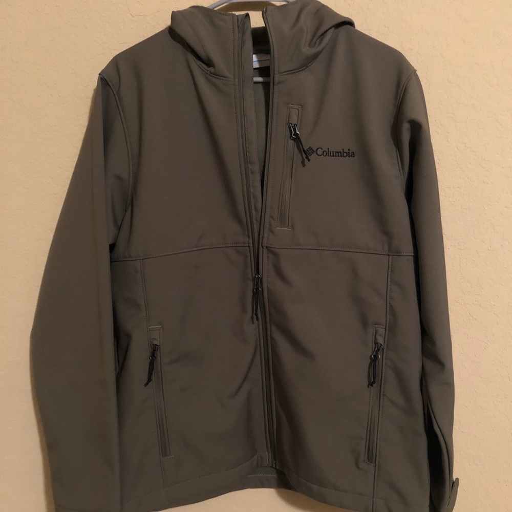 Men's Columbia Hooded Jacket - Medium
